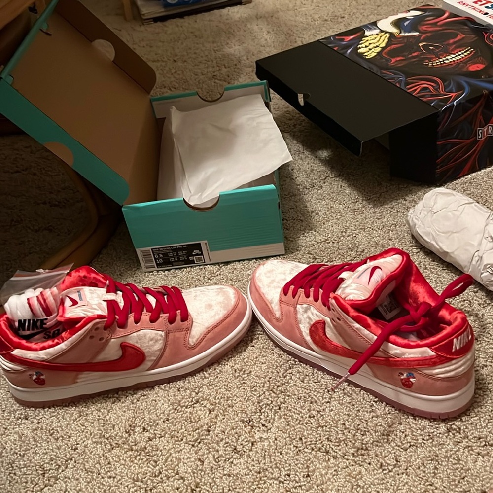 Nike Sb Dunk Strange Love Mens Size 8.5